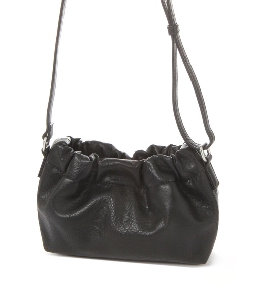 studio CLIP（スタディオクリップ）の「ギャザーおさんぽショルダーバッグ（ショルダーバッグ・レディース・アイボリー/レッド/ブラウン/ブラック・FREE）」の9枚目の写真