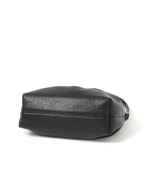 studio CLIP（スタディオクリップ）の「ギャザーおさんぽショルダーバッグ（ショルダーバッグ・レディース・アイボリー/レッド/ブラウン/ブラック・FREE）」の10枚目の写真