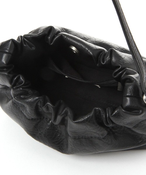 studio CLIP（スタディオクリップ）の「ギャザーおさんぽショルダーバッグ（ショルダーバッグ・レディース・アイボリー/レッド/ブラウン/ブラック・FREE）」の14枚目の写真