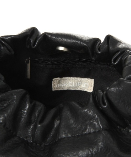 studio CLIP（スタディオクリップ）の「ギャザーおさんぽショルダーバッグ（ショルダーバッグ・レディース・アイボリー/レッド/ブラウン/ブラック・FREE）」の15枚目の写真