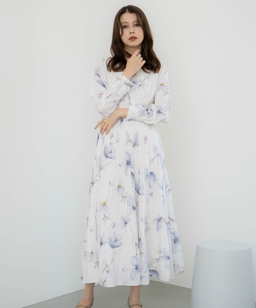 NOELA(ノエラ)の「ビッグフラワープリーツワンピース(ワンピース・レディース・ネイビー/オフホワイト/ピンク・S/M)」の1枚目の写真