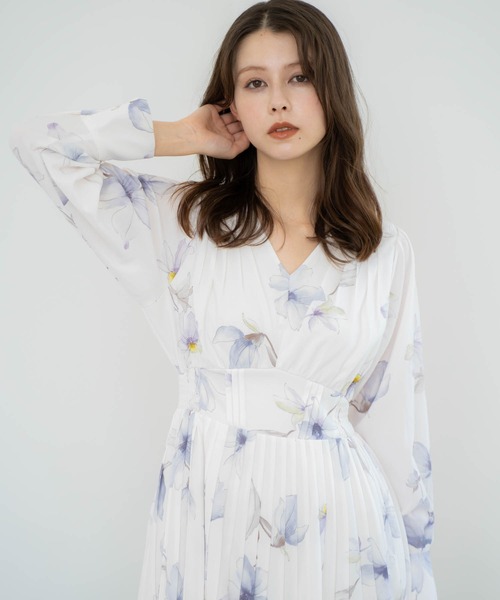 NOELA(ノエラ)の「ビッグフラワープリーツワンピース(ワンピース・レディース・ネイビー/オフホワイト/ピンク・S/M)」の11枚目の写真