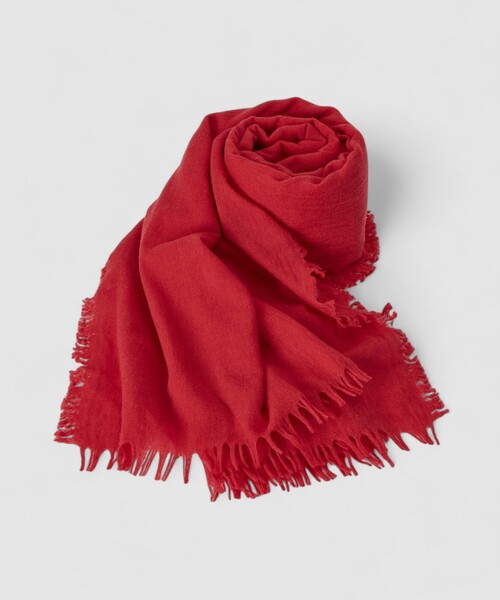 ASAUCE MELER（アソースメレ）の「【A SAUCE MELER(アソースメレ)】ファインラムエアリーソリッドウールストール（マフラー・レディース・レッド/ブラウン/ライトグレー・FREE）」の4枚目の写真