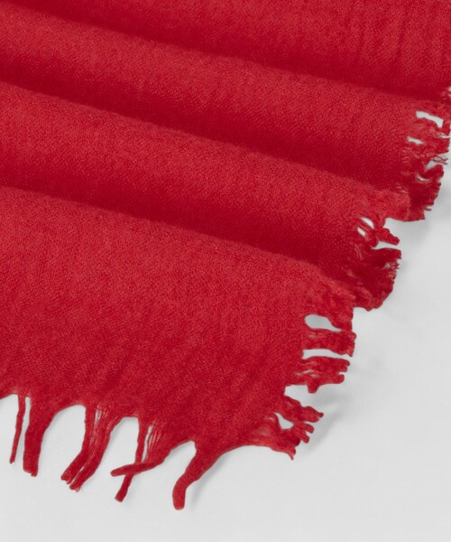 ASAUCE MELER（アソースメレ）の「【A SAUCE MELER(アソースメレ)】ファインラムエアリーソリッドウールストール（マフラー・レディース・レッド/ブラウン/ライトグレー・FREE）」の6枚目の写真