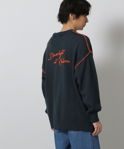 LAKOLE（ラコレ）の「配色バック刺繍ニットプルオーバー / 576008（ニット/セーター・メンズ・ネイビー/ボルドー/カーキ/アイボリー/グレー/オレンジ・MEDIUM/LARGE）」の15枚目の写真