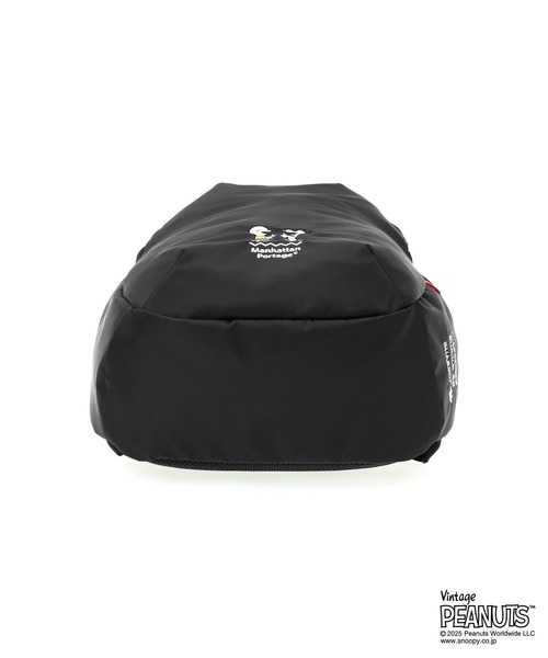 Manhattan Portage（マンハッタンポーテージ）の「TRAILBLAZER BACKPACK JR　FLIGHT NYLON BACKING PEANUTS 25（バックパック/リュック・レディース・ブラック・MEDIUM）」の9枚目の写真