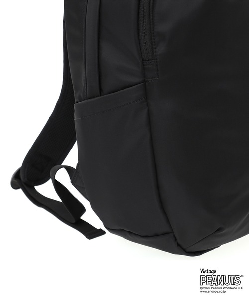 Manhattan Portage（マンハッタンポーテージ）の「TRAILBLAZER BACKPACK JR　FLIGHT NYLON BACKING PEANUTS 25（バックパック/リュック・レディース・ブラック・MEDIUM）」の13枚目の写真