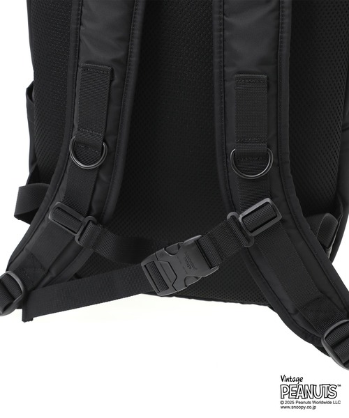 Manhattan Portage（マンハッタンポーテージ）の「TRAILBLAZER BACKPACK JR　FLIGHT NYLON BACKING PEANUTS 25（バックパック/リュック・レディース・ブラック・MEDIUM）」の14枚目の写真