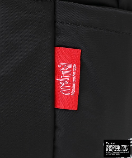 Manhattan Portage（マンハッタンポーテージ）の「TRAILBLAZER BACKPACK JR　FLIGHT NYLON BACKING PEANUTS 25（バックパック/リュック・レディース・ブラック・MEDIUM）」の19枚目の写真