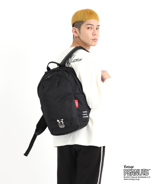 Manhattan Portage（マンハッタンポーテージ）の「TRAILBLAZER BACKPACK JR　FLIGHT NYLON BACKING PEANUTS 25（バックパック/リュック・レディース・ブラック・MEDIUM）」の3枚目の写真