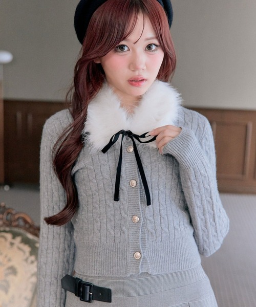 OLIVE des OLIVE（オリーブデオリーブ）の「ファーティペット付ケーブルカーデ（カーディガン/ボレロ・レディース・オフホワイト/トップグレー/ピンク/ブラック/レッド・FREE）」の4枚目の写真