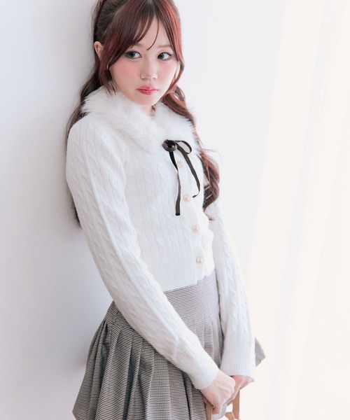 OLIVE des OLIVE（オリーブデオリーブ）の「ファーティペット付ケーブルカーデ（カーディガン/ボレロ・レディース・オフホワイト/トップグレー/ピンク/ブラック/レッド・FREE）」の8枚目の写真