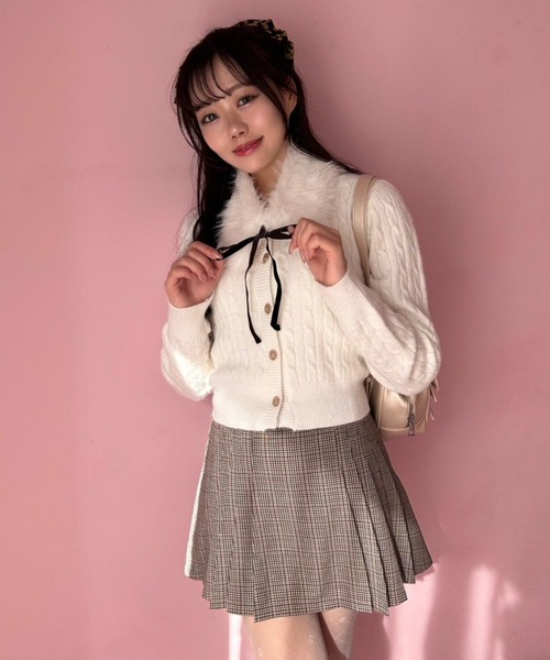 OLIVE des OLIVE（オリーブデオリーブ）の「ファーティペット付ケーブルカーデ（カーディガン/ボレロ・レディース・オフホワイト/トップグレー/ピンク/ブラック/レッド・FREE）」の16枚目の写真