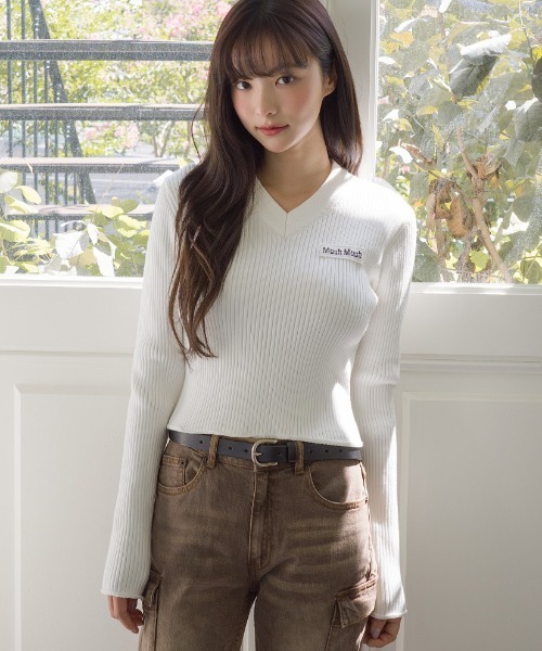 A'GEM/9 × .kom 『muah muah/ムーアムーア』 LOGO SLIM FIT V-NECK