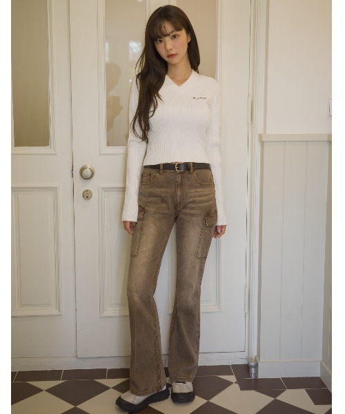 muahmuah(ムーアムーア)の「A'GEM/9 × .kom 『muah muah/ムーアムーア』 LOGO SLIM FIT V-NECK KNIT/スリムフィット ロゴ Vネックニット(ニット/セーター・レディース・アイボリー/ブラック/ネイビー・FREE)」の7枚目の写真
