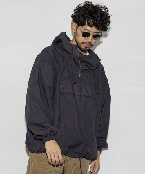 HINSON（ヒンソン）の「HINSON/ヒンソン 後染め ブロード アノラックパーカー/リラックスフィット（ブルゾン・メンズ・ブラック/オリーブ/ネイビー/オレンジ・MEDIUM/LARGE）」の6枚目の写真