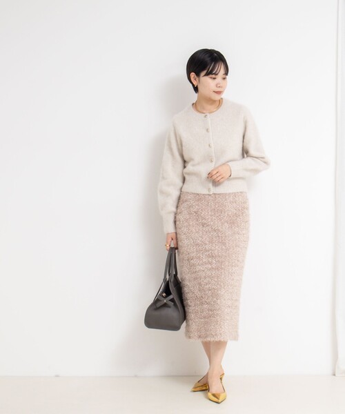 NOLLEY’S Sophi(ノーリーズソフィ)の「ヘアリーメタル釦クルーネックカーディガン(カーディガン/ボレロ・レディース・ダークブラウン/ダークネイビー/ベージュ/イエロー・38)」の20枚目の写真