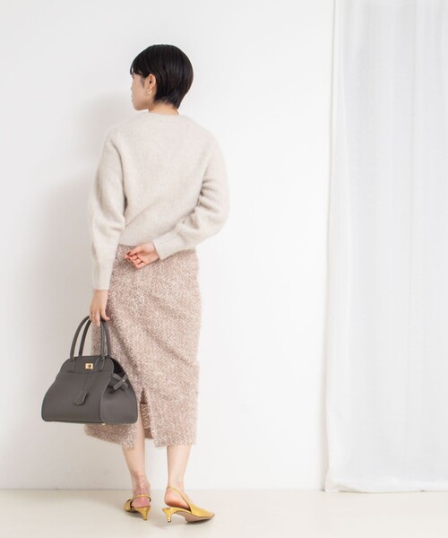 NOLLEY’S Sophi(ノーリーズソフィ)の「ヘアリーメタル釦クルーネックカーディガン(カーディガン/ボレロ・レディース・ダークブラウン/ダークネイビー/ベージュ/イエロー・38)」の21枚目の写真