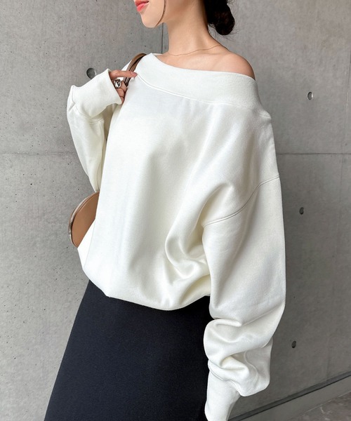 Freesia by andme（フリージアバイアンドミー）の「裏起毛オフショルダーボリューム袖スウェットトップス（スウェット・レディース・キナリ/ブラック・M）」の2枚目の写真