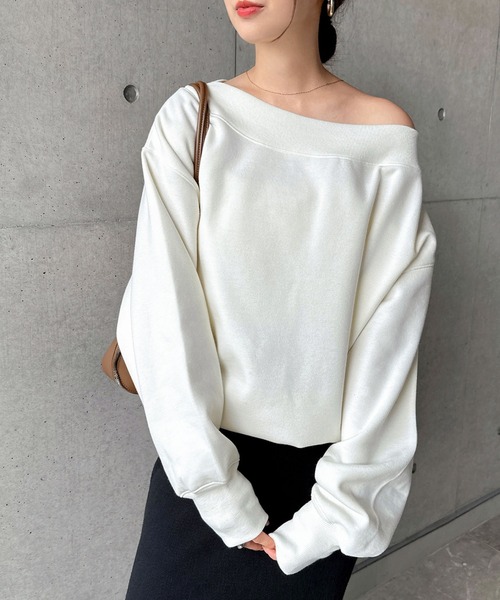 Freesia by andme（フリージアバイアンドミー）の「裏起毛オフショルダーボリューム袖スウェットトップス（スウェット・レディース・キナリ/ブラック・M）」の3枚目の写真
