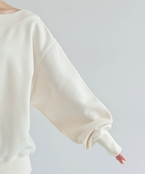 Freesia by andme（フリージアバイアンドミー）の「裏起毛オフショルダーボリューム袖スウェットトップス（スウェット・レディース・キナリ/ブラック・M）」の12枚目の写真