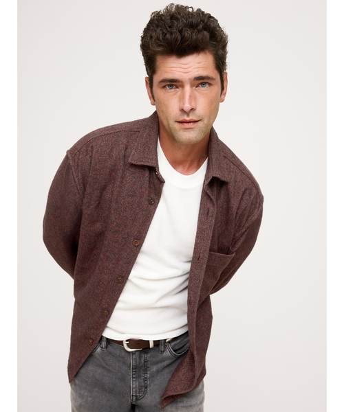 Banana Republic（バナナリパブリック）の「リラックスフィット フランネル オーバーシャツ（シャツ/ブラウス・メンズ・ネイビー/イエロー系その他/アイボリー/オリーブ/レッド系その他/バーガンディー・XL/L/M/S）」の5枚目の写真