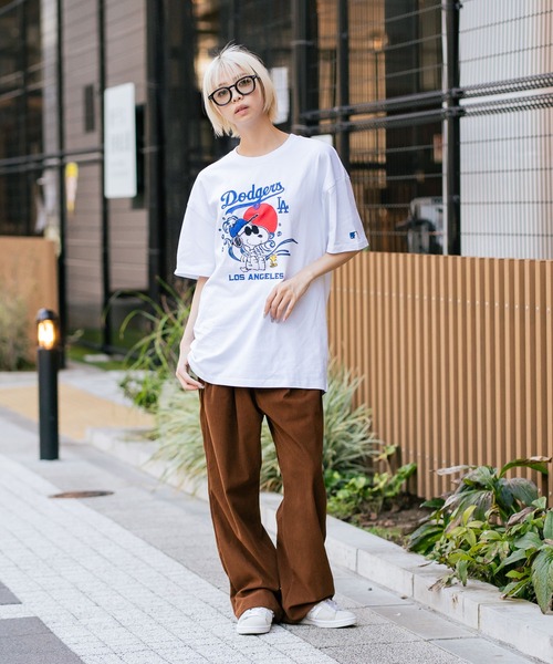 MLB(メジャーリーグベースボール)の「【PEANUTS×MLB】【限定・オリジナルデザイン】和柄Tシャツ 刺繍 ドジャース ヤンキース カブス スーベニア ドロップショルダー ユニセックス お土産(Tシャツ/カットソー・メンズ・ブラック系その他/ホワイト系その他2/ホワイト系その他3/ホワイト系その他/ブラック系その他2/ブラック系その他3・MEDIUM/LARGE/X-LARGE)」の9枚目の写真