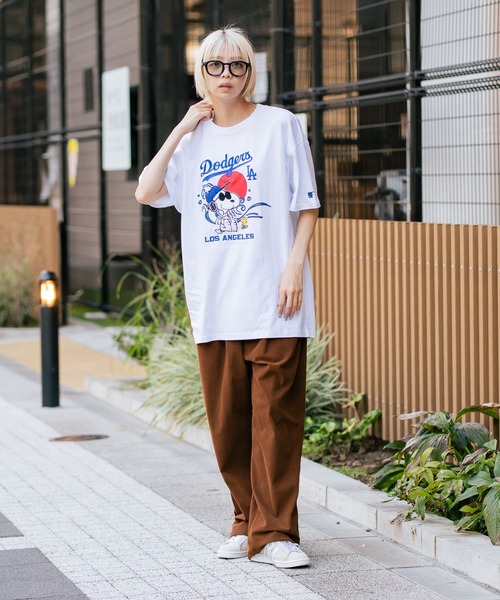 MLB(メジャーリーグベースボール)の「【PEANUTS×MLB】【限定・オリジナルデザイン】和柄Tシャツ 刺繍 ドジャース ヤンキース カブス スーベニア ドロップショルダー ユニセックス お土産(Tシャツ/カットソー・メンズ・ブラック系その他/ホワイト系その他2/ホワイト系その他3/ホワイト系その他/ブラック系その他2/ブラック系その他3・MEDIUM/LARGE/X-LARGE)」の10枚目の写真