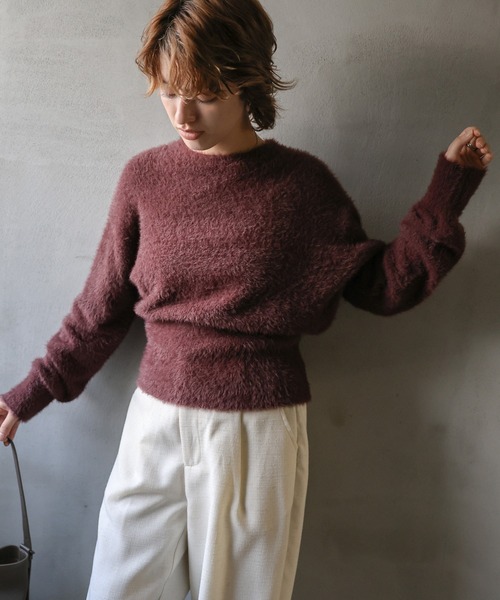 select MOCA(セレクトモカ)の「フェザーニットクルーネックトップス(ニット/セーター・レディース・ブラウン/グレイッシュベージュ/ブルーグレー/チャコールグレー・FREE)」の3枚目の写真