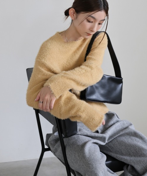 select MOCA(セレクトモカ)の「フェザーニットクルーネックトップス(ニット/セーター・レディース・ブラウン/グレイッシュベージュ/ブルーグレー/チャコールグレー・FREE)」の12枚目の写真