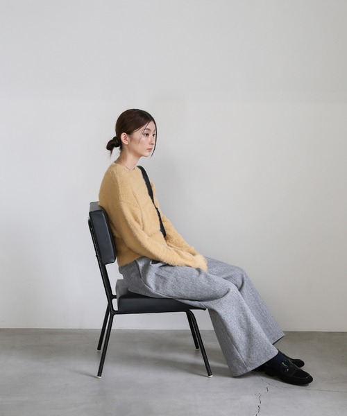 select MOCA(セレクトモカ)の「フェザーニットクルーネックトップス(ニット/セーター・レディース・ブラウン/グレイッシュベージュ/ブルーグレー/チャコールグレー・FREE)」の14枚目の写真