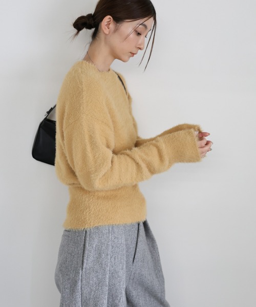 select MOCA(セレクトモカ)の「フェザーニットクルーネックトップス(ニット/セーター・レディース・ブラウン/グレイッシュベージュ/ブルーグレー/チャコールグレー・FREE)」の10枚目の写真