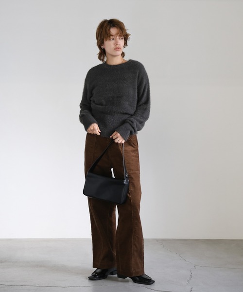 select MOCA(セレクトモカ)の「フェザーニットクルーネックトップス(ニット/セーター・レディース・ブラウン/グレイッシュベージュ/ブルーグレー/チャコールグレー・FREE)」の8枚目の写真