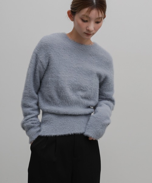 select MOCA(セレクトモカ)の「フェザーニットクルーネックトップス(ニット/セーター・レディース・ブラウン/グレイッシュベージュ/ブルーグレー/チャコールグレー・FREE)」の5枚目の写真
