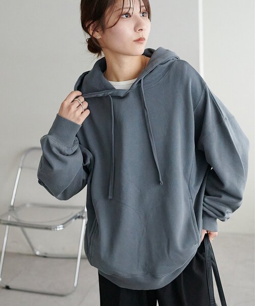 DISCOAT（ディスコート）の「【WEB限定】ピグメントフーディー（Tシャツ/カットソー・レディース・ブラウン/グレー・MEDIUM）」の2枚目の写真