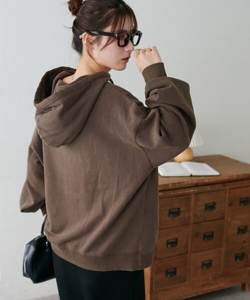 DISCOAT（ディスコート）の「【WEB限定】ピグメントフーディー（Tシャツ/カットソー・レディース・ブラウン/グレー・MEDIUM）」の9枚目の写真