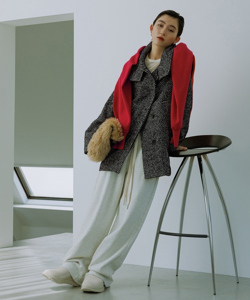 ADAM ET ROPE'(アダムエロペ)の「【WEB限定】ワイドスウェットパンツ(その他パンツ・レディース・チャコールグレー/ホワイト系その他7・34/36/38)」の2枚目の写真