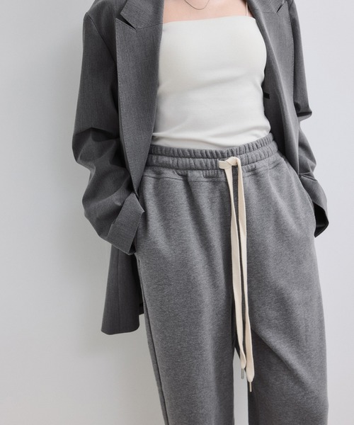 ADAM ET ROPE'(アダムエロペ)の「【WEB限定】ワイドスウェットパンツ(その他パンツ・レディース・チャコールグレー/ホワイト系その他7・34/36/38)」の7枚目の写真