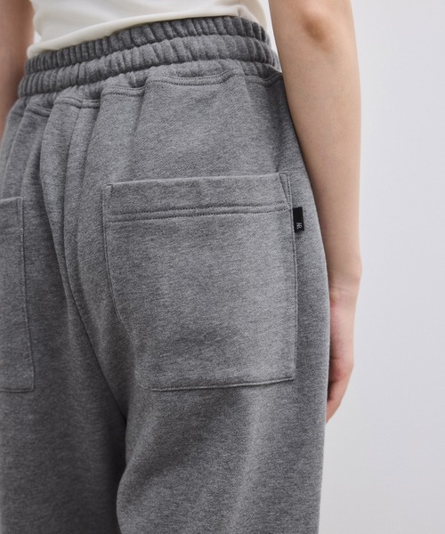 ADAM ET ROPE'(アダムエロペ)の「【WEB限定】ワイドスウェットパンツ(その他パンツ・レディース・チャコールグレー/ホワイト系その他7・34/36/38)」の6枚目の写真