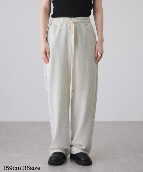 ADAM ET ROPE'(アダムエロペ)の「【WEB限定】ワイドスウェットパンツ(その他パンツ・レディース・チャコールグレー/ホワイト系その他7・34/36/38)」の16枚目の写真