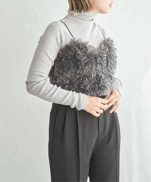 notch.(ノッチ)の「フェイクファービスチェ(キャミソール・レディース・オフホワイト/チャコール/モカ・M)」の7枚目の写真