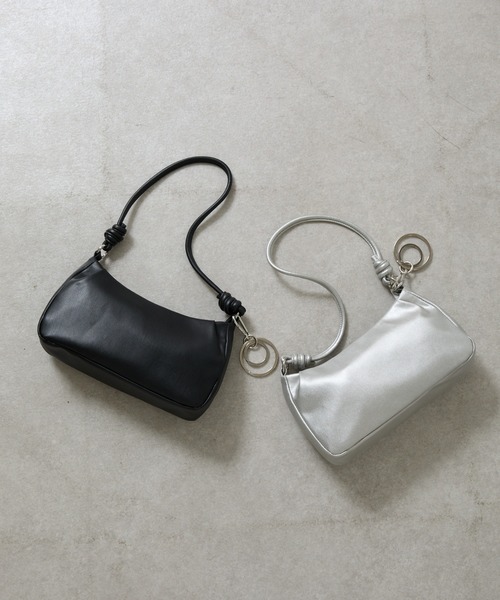 COLONY 2139（コロニートゥーワンスリーナイン）の「チャーム付ショルダーバッグ（ショルダーバッグ・レディース・シルバー/ブラック・FREE）」の3枚目の写真
