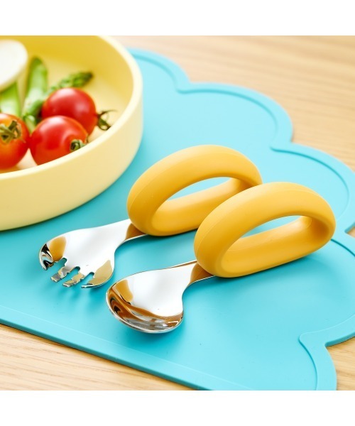 Toysrus（トイザラス）の「dear BABY(ディアベビー) はじめてでもにぎりやすいスプーン&フォーク マスタード（マグ/哺乳瓶/お食事グッズ・キッズ・マルチ/ベージュ系・FREE）」の5枚目の写真
