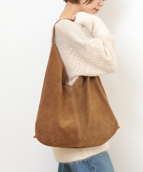 JOURNAL STANDARD relume（ジャーナルスタンダード　レリューム）の「《追加2》別注【AULENTTI/オウレンティ】スウェードトートバッグ（ショルダーバッグ・レディース・キャメル/ブラウン・FREE）」の10枚目の写真