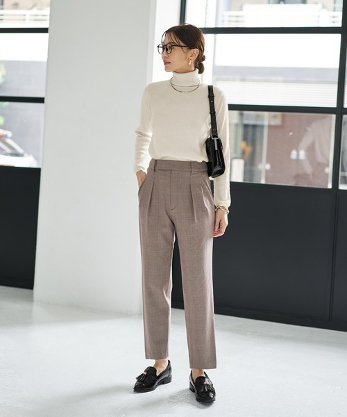 STYLE DELI(スタイルデリ)の「カシミヤ混リブタートルニットトップス(ニット/セーター・レディース・アイボリー/ブラック/ベージュ・MEDIUM)」の4枚目の写真