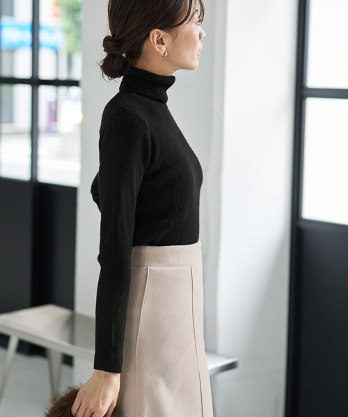 STYLE DELI(スタイルデリ)の「カシミヤ混リブタートルニットトップス(ニット/セーター・レディース・アイボリー/ブラック/ベージュ・MEDIUM)」の9枚目の写真