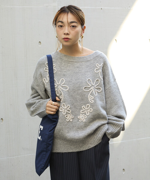 FREAK'S STORE(フリークスストア)の「配色 コード刺繍 花柄 ニット プルオーバー(ニット/セーター・レディース・ライトグレー/ベージュ/ブラック/オフホワイト・フリ-)」の9枚目の写真