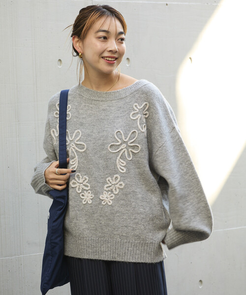FREAK'S STORE(フリークスストア)の「配色 コード刺繍 花柄 ニット プルオーバー(ニット/セーター・レディース・ライトグレー/ベージュ/ブラック/オフホワイト・フリ-)」の10枚目の写真