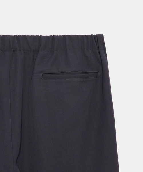 marka(マーカ)の「WIDE CYLINDER FIT EASY PANTS(スラックス・メンズ・ブラック/グレー・1/2)」の3枚目の写真