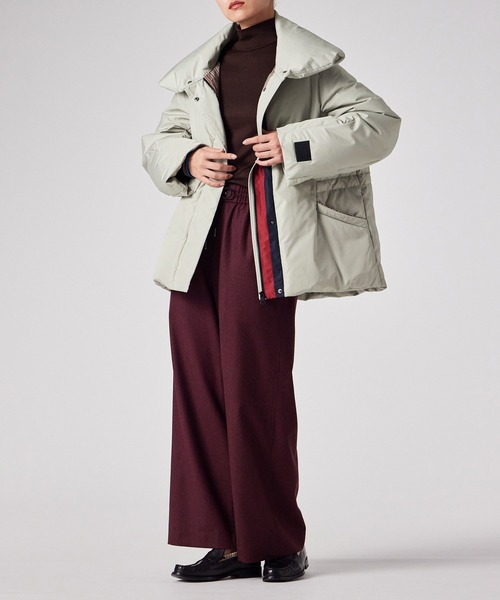 Paul Smith（ポールスミス）の「ウィメンズ ラウンド ショートダウン / 255050 364C（ダウンジャケット/コート・レディース・ブラック/グレイッシュベージュ・40/38）」の3枚目の写真